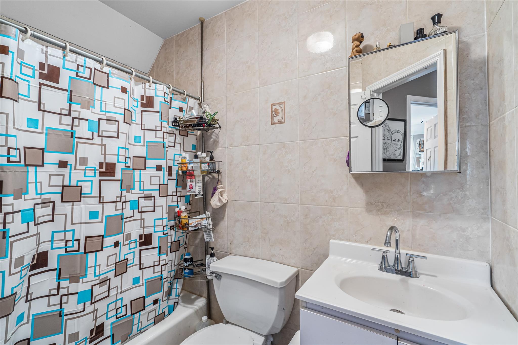 6420 Perry Avenue, Maspeth, New York image 27