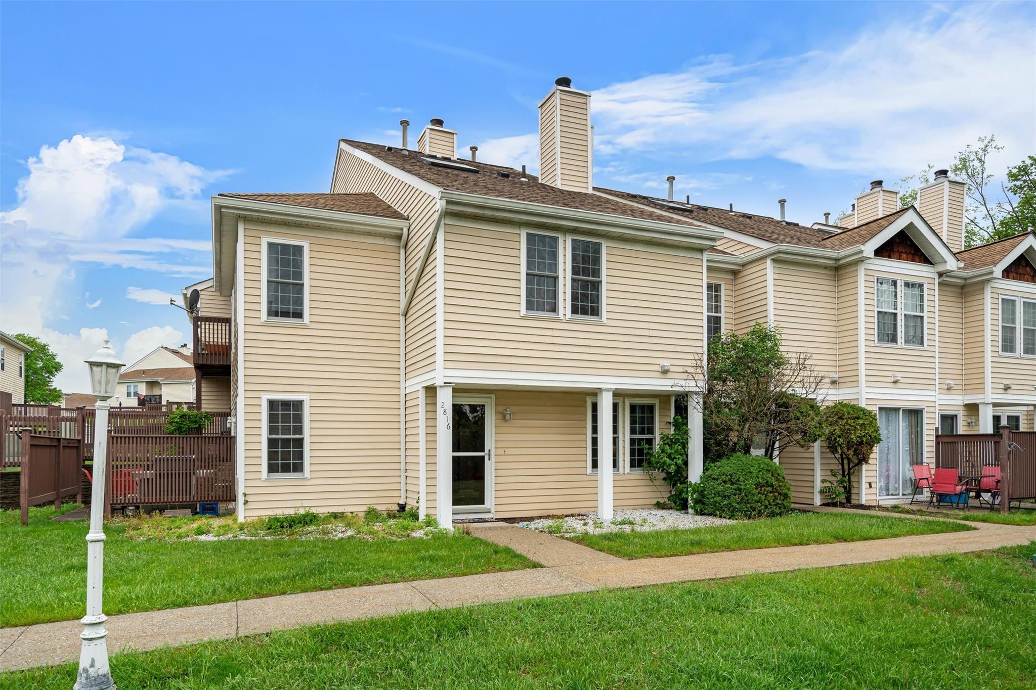 2816 Whispering Hills
