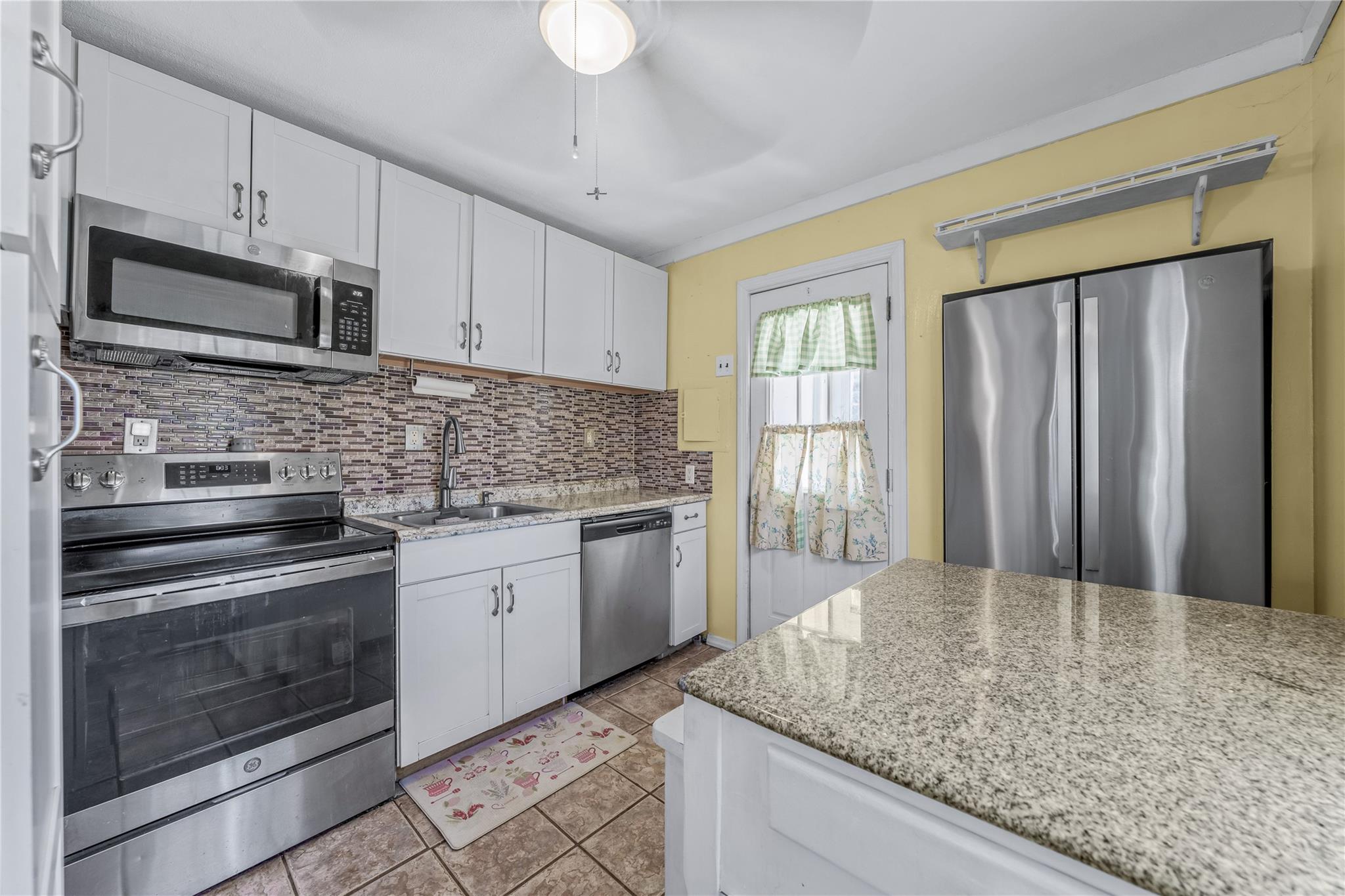 30 Harrow Lane, Levittown, New York image 4