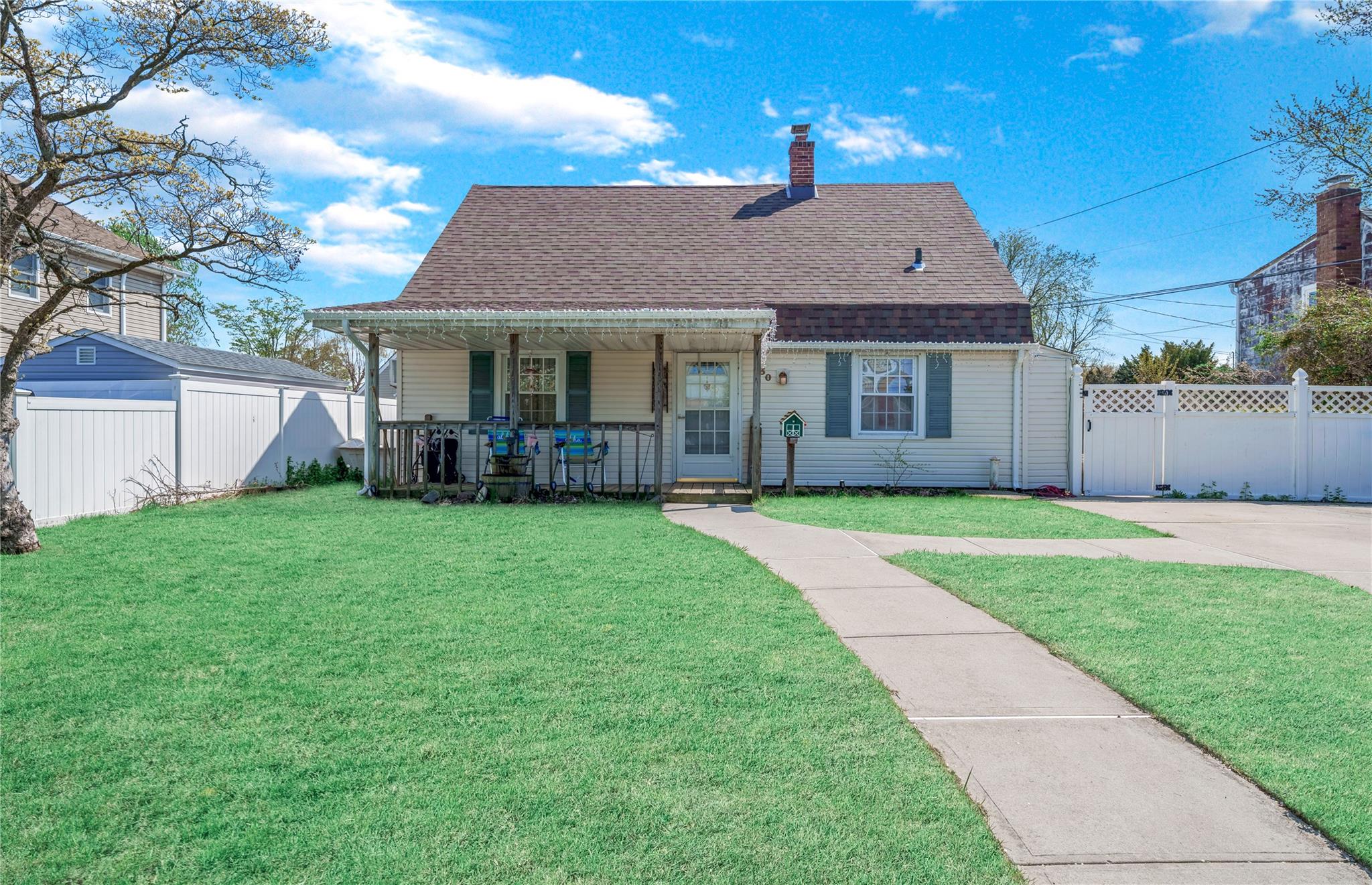 30 Harrow Lane, Levittown, New York image 1