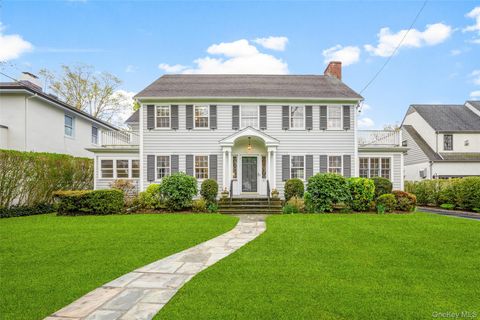 Homes For Sale - 27 Oak Avenue<br/> Larchmont, NY 10538