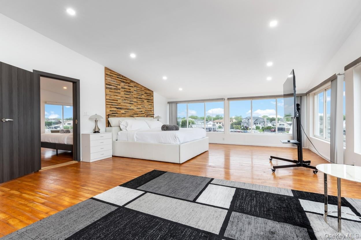 200 Clocks Boulevard