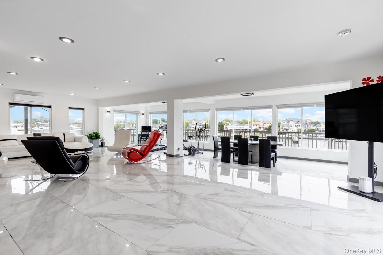 200 Clocks Boulevard