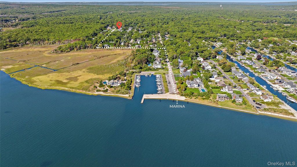 Photo of 5 Canvasback Lane, East Quogue, NY 11942 (MLS # 917811)