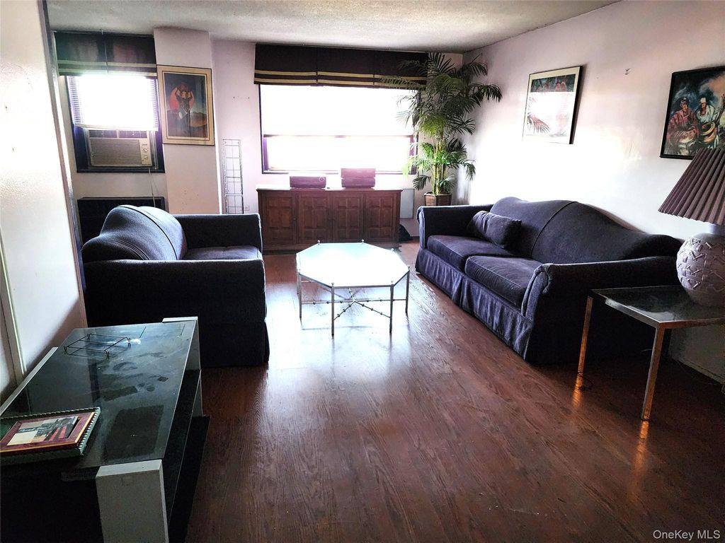 Photo of 1966 Newbold Avenue #1502, Bronx, NY 10472 (MLS # 949645)