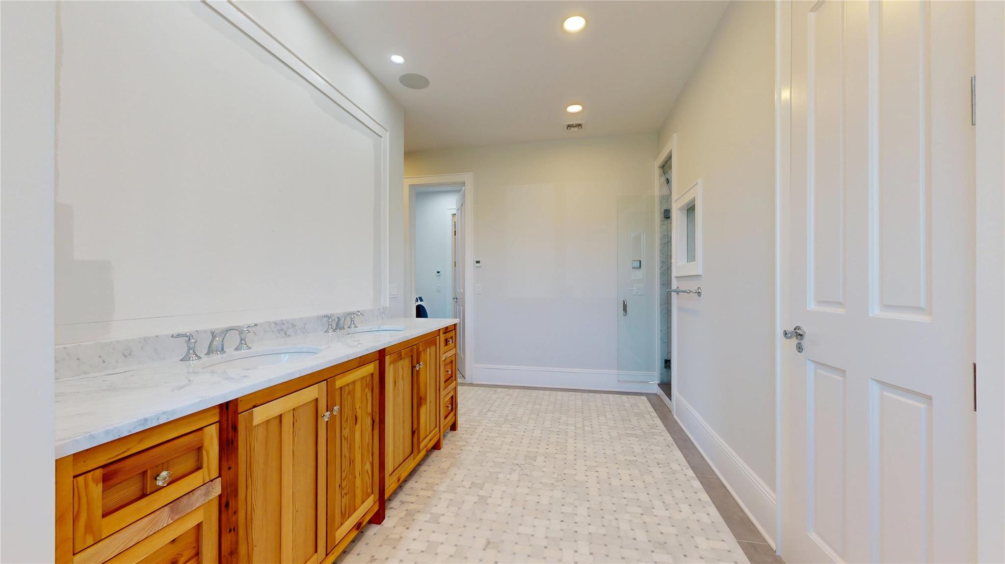 17 Moriches Avenue, East Moriches, New York image 25