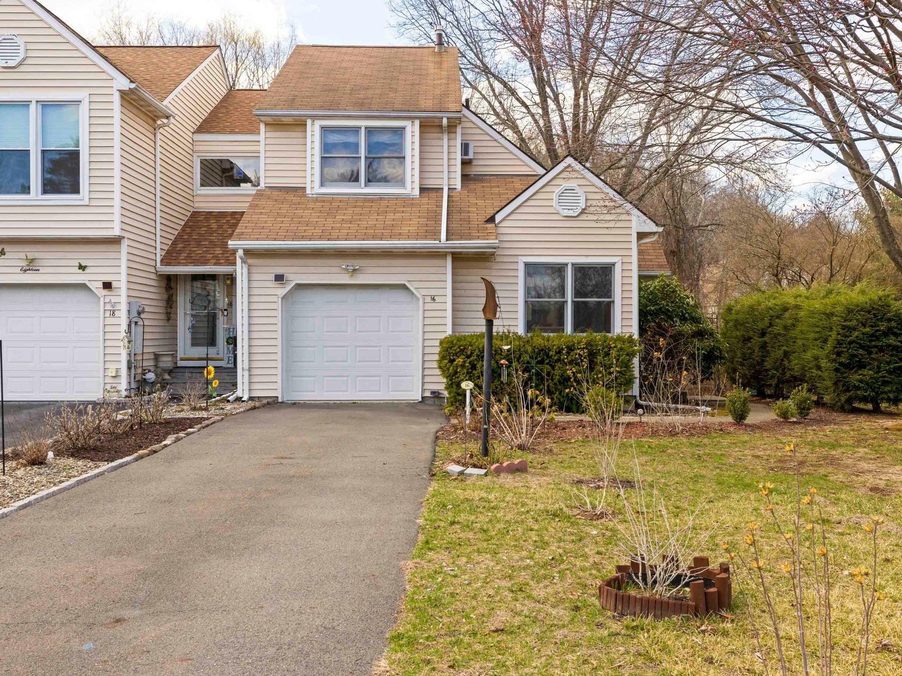 16 Red Maple Road, Saugerties, New York image 1