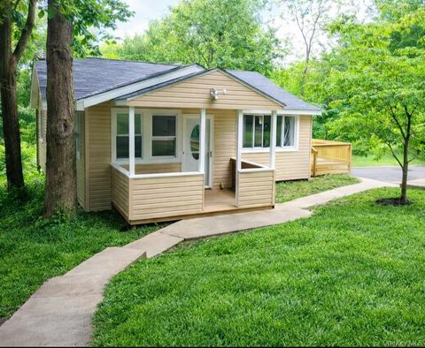 2 Crestwood Trail Monroe NY 10950