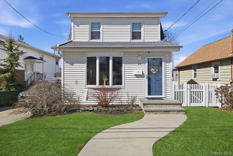 Homes For Sale - 24 Catherine Avenue<br/> Franklin Square, NY 11010