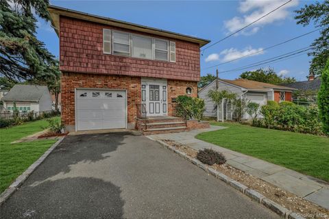 Photo of 53 2nd Street, New Hyde Park, NY 11040 (MLS # 918332)