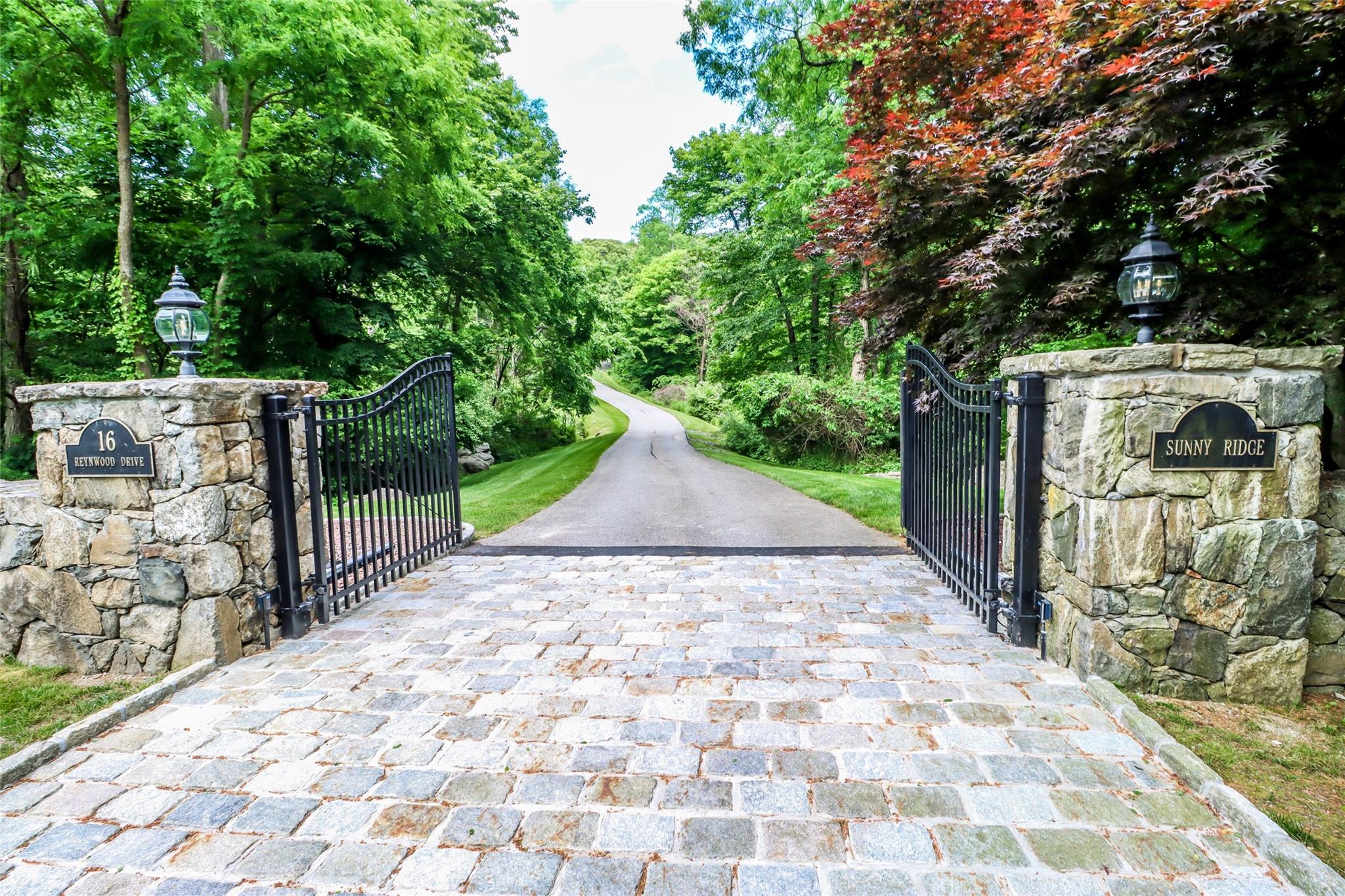 16 Reynwood Drive, Brewster, New York image 2