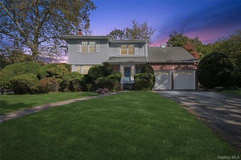 Photo of 142 Maryland Avenue, Freeport, NY 11520 (MLS # 926270)