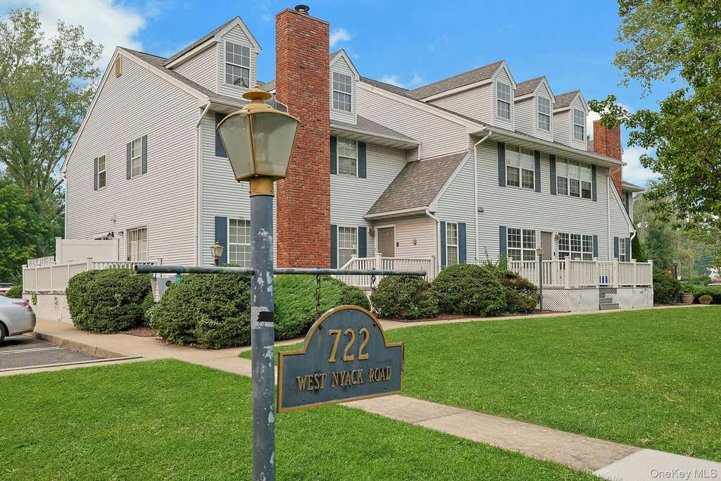 Photo of 722 W Nyack Road #6, West Nyack, NY 10994 (MLS # 1024835)