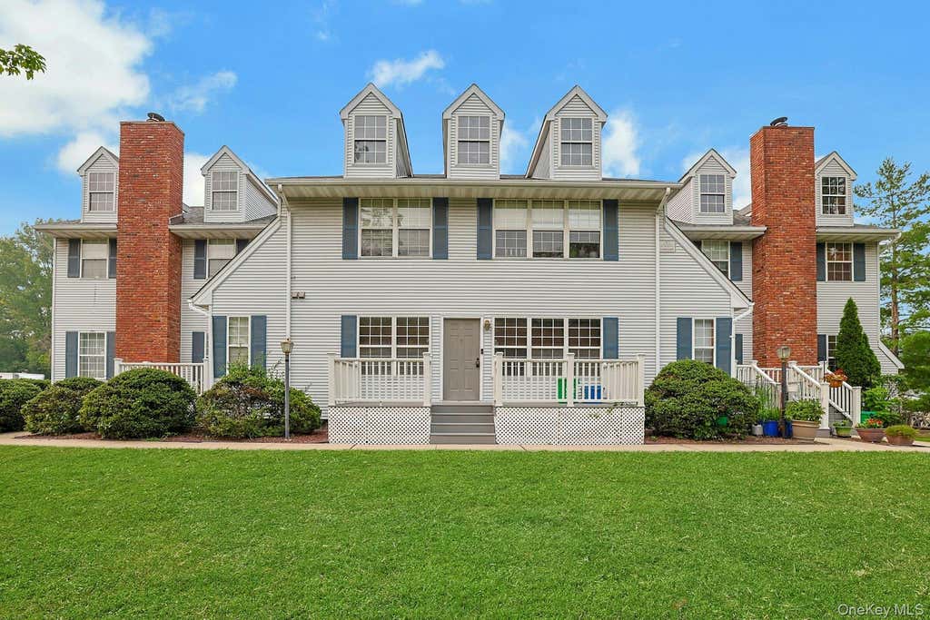 Photo of 722 W Nyack Road #6, West Nyack, NY 10994 (MLS # 1024835)