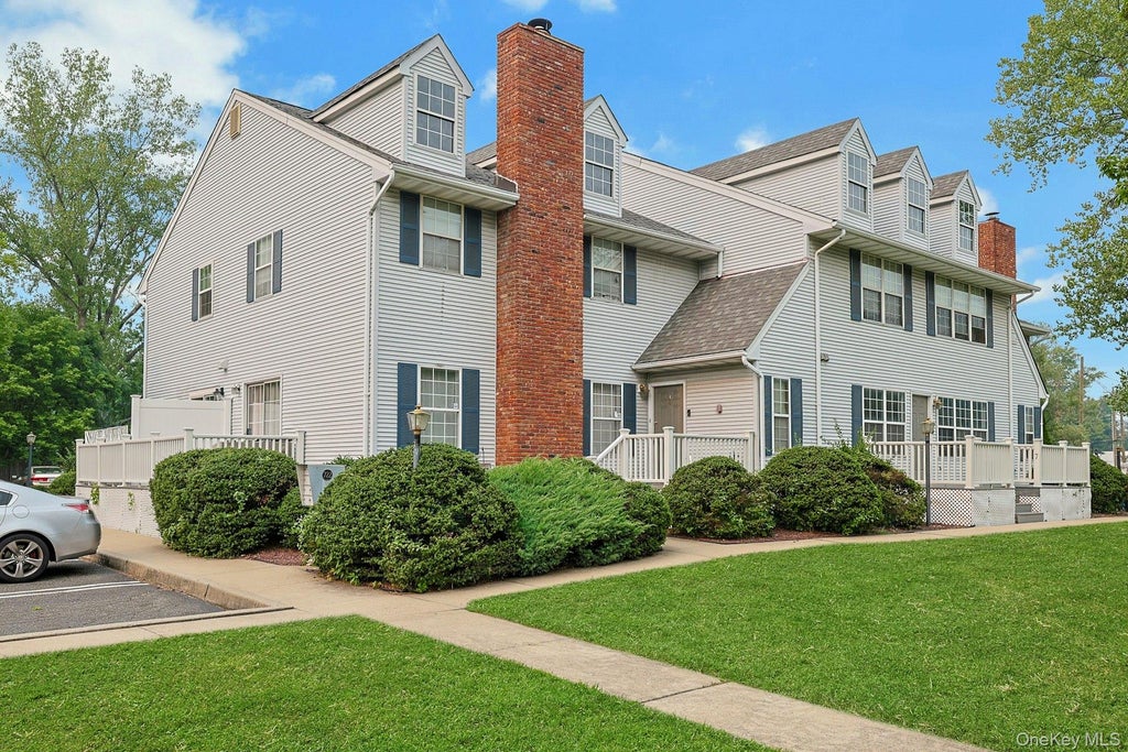 Photo of 722 W Nyack Road #6, West Nyack, NY 10994 (MLS # 1024835)