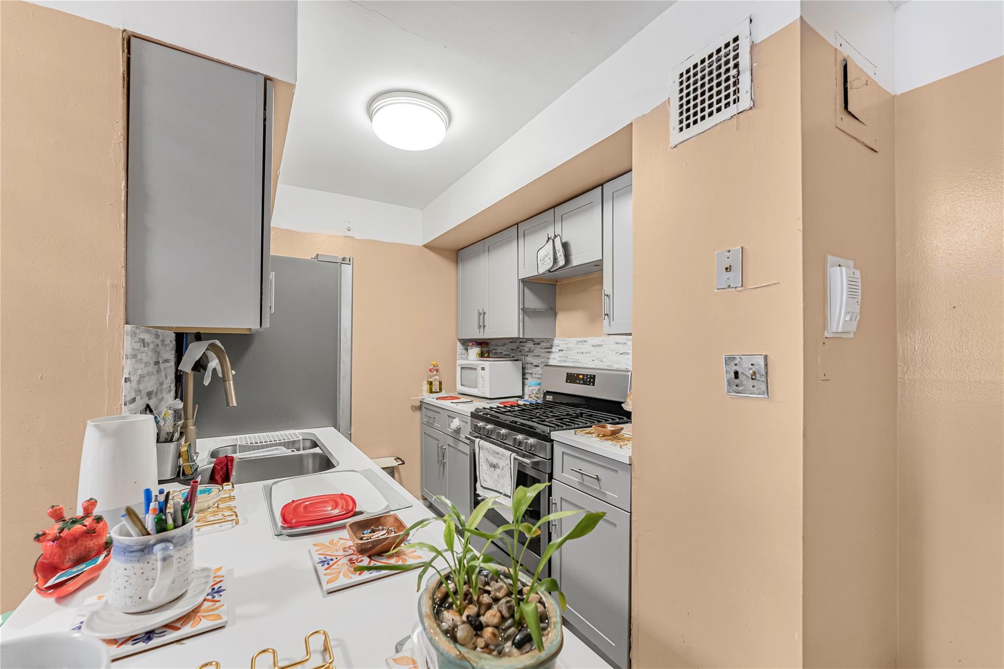 1910 Pelham Parkway #2B, Bronx, New York image 2