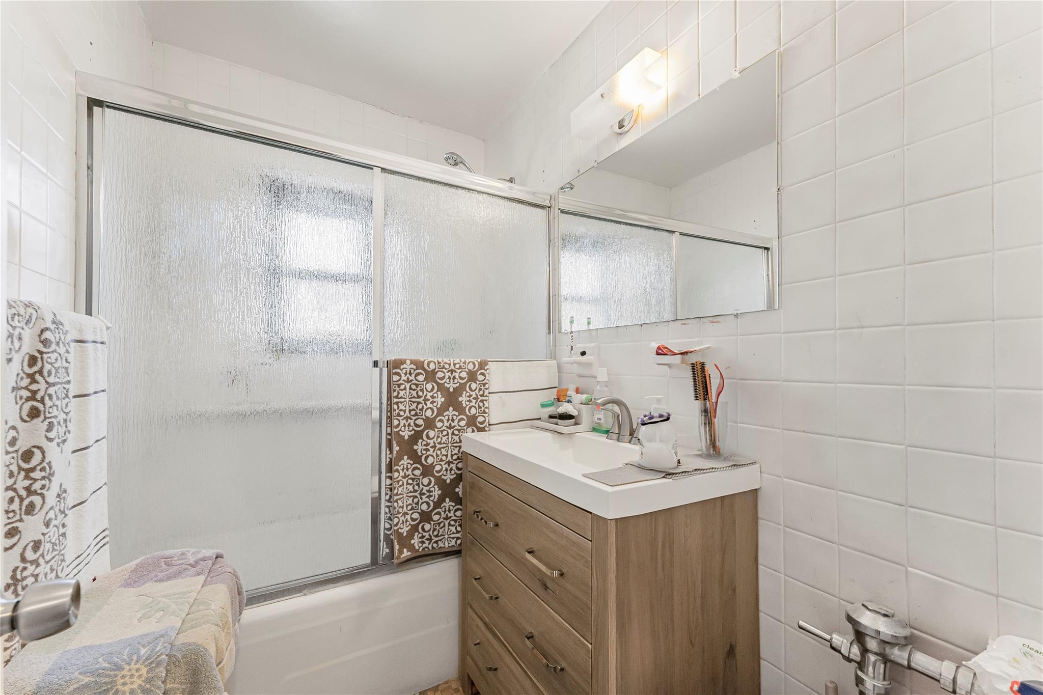 1910 Pelham Parkway #2B, Bronx, New York image 12