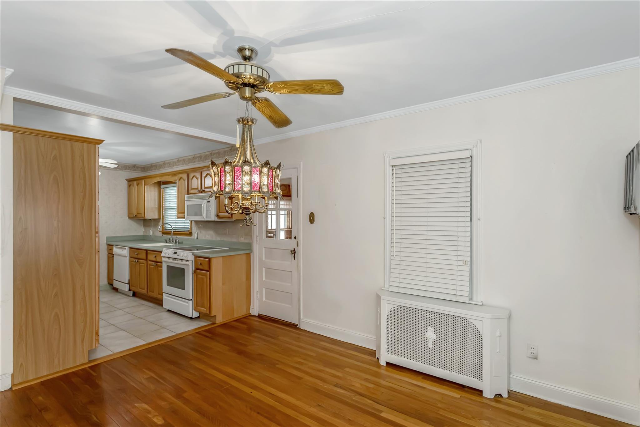 1006 New Hyde Park Road, New Hyde Park, New York image 8