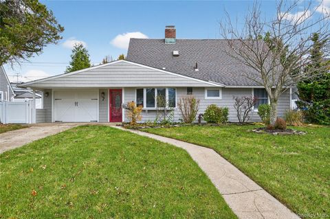 7 Lowland Road Levittown NY 11756