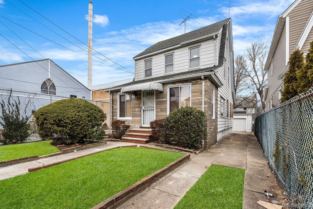 Photo of 19125 115th Road, Saint Albans, NY 11412 (MLS # 953790)