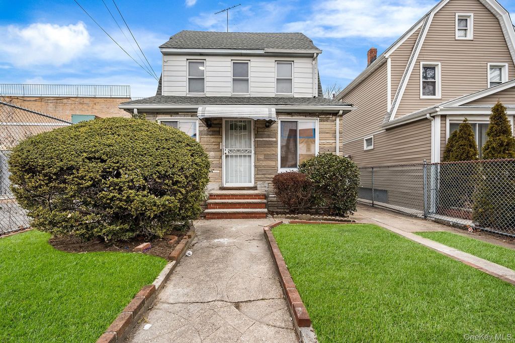 Photo of 19125 115th Road, Saint Albans, NY 11412 (MLS # 953790)