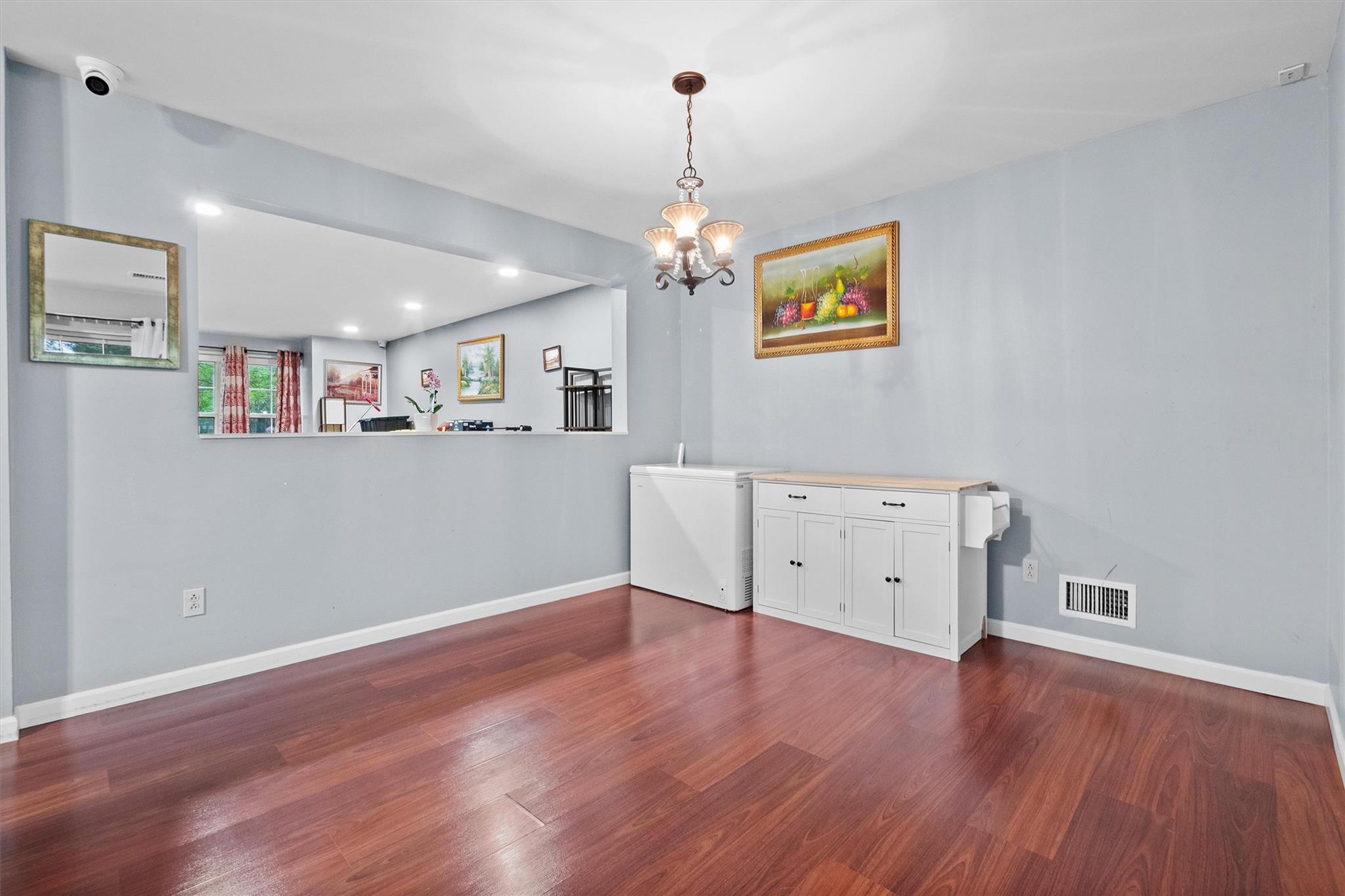 124 Creekside Circle, Spring Valley, New York image 6