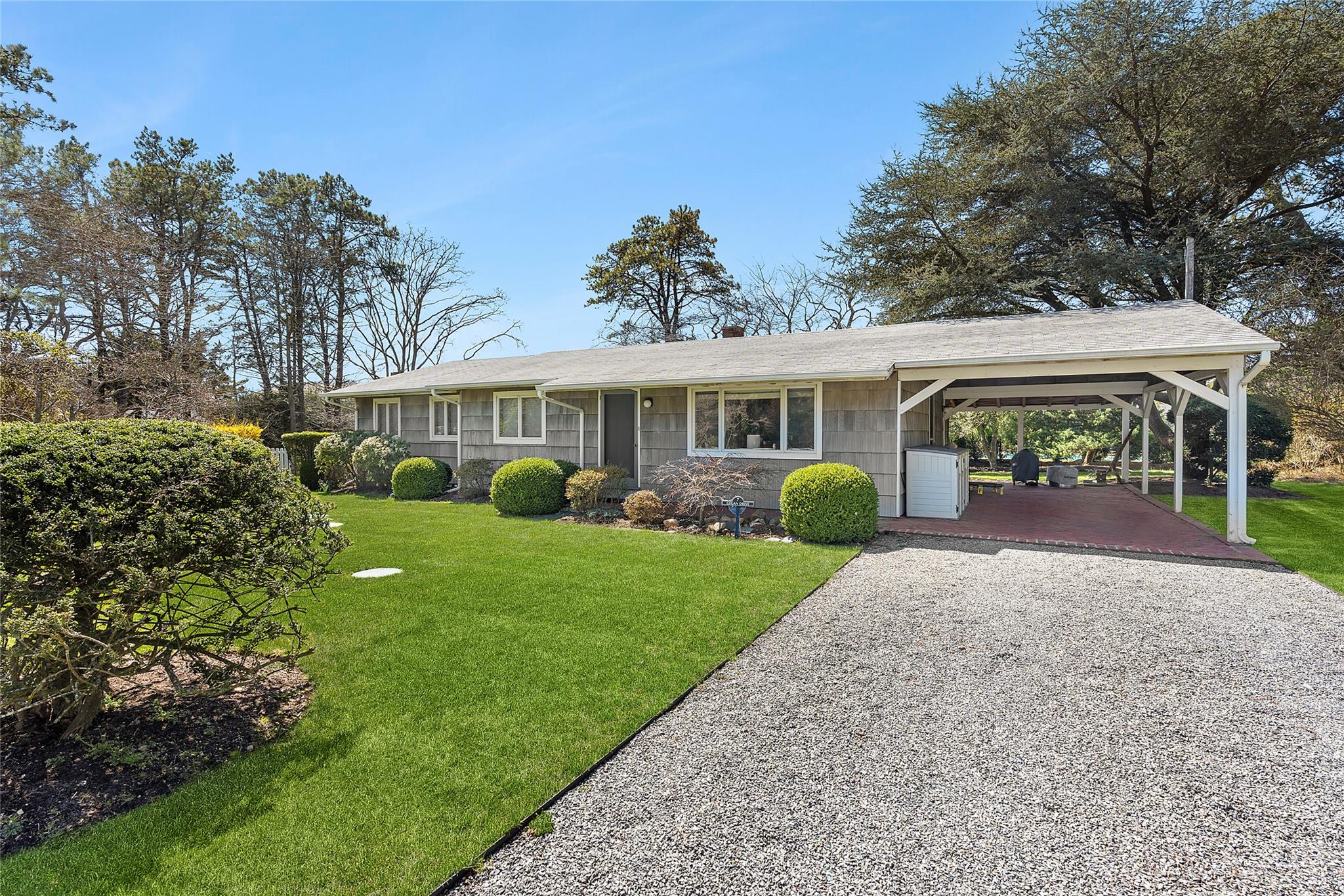 7 Gegan Drive, Southampton, New York image 3