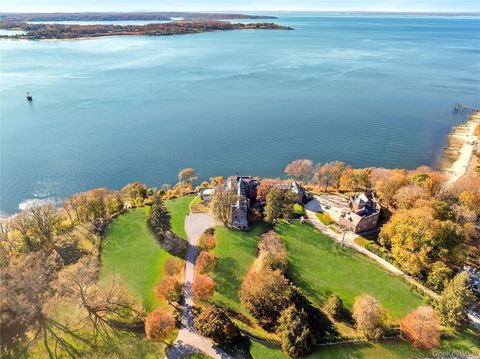 31 Fort Hill Drive Lloyd Harbor NY 11743