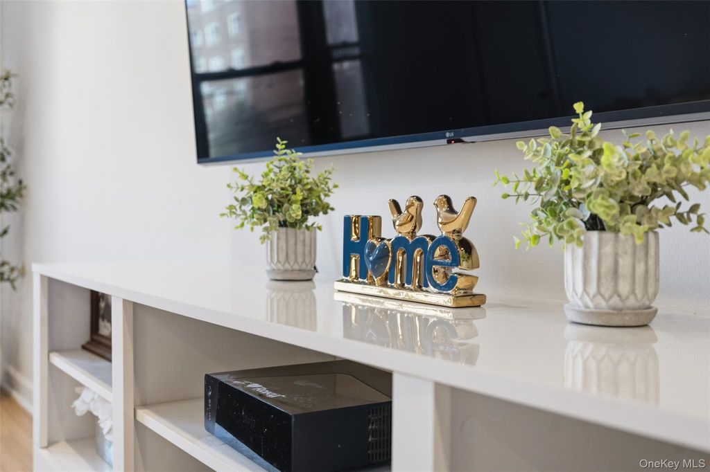 Photo of 101 Old Mamaroneck Road #1c5, White Plains, NY 10605 (MLS # 967538)