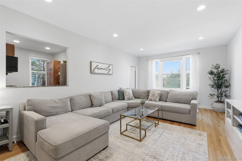 Photo of 101 Old Mamaroneck Road #1c5, White Plains, NY 10605 (MLS # 967538)