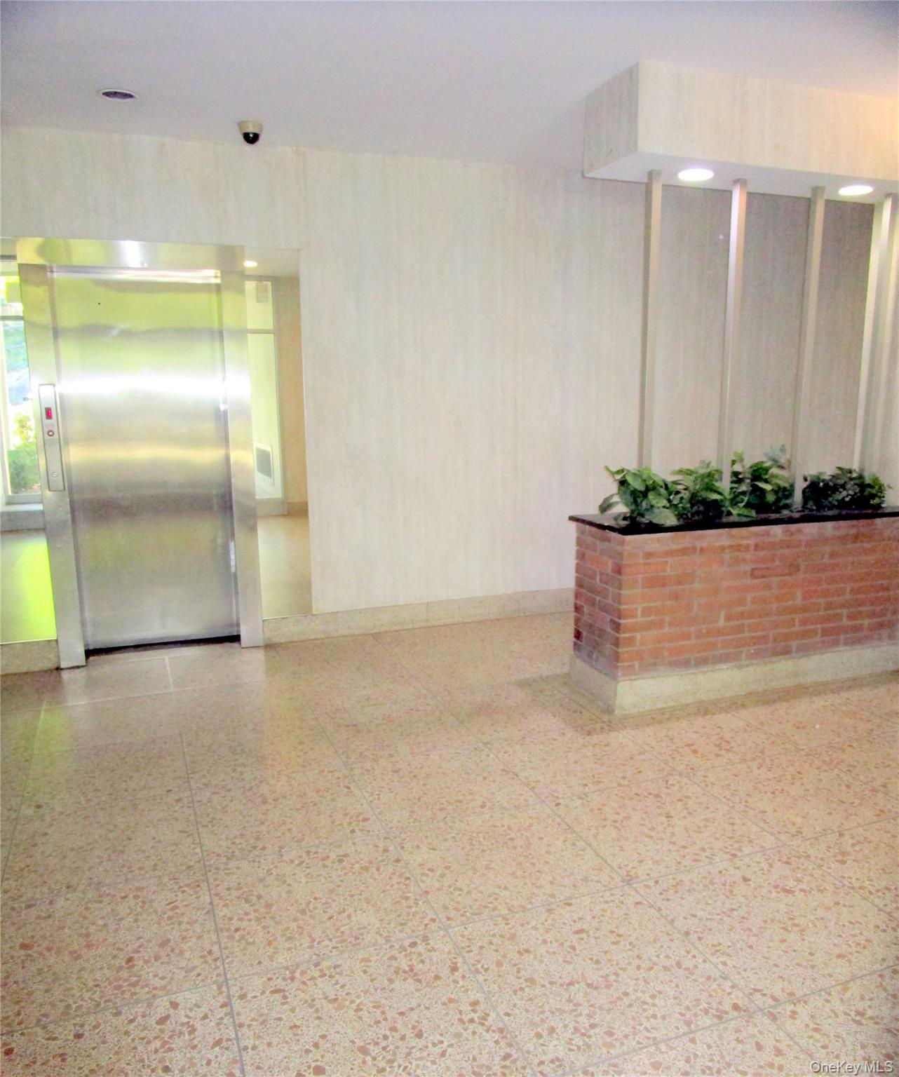 123 Valentine Lane 4E