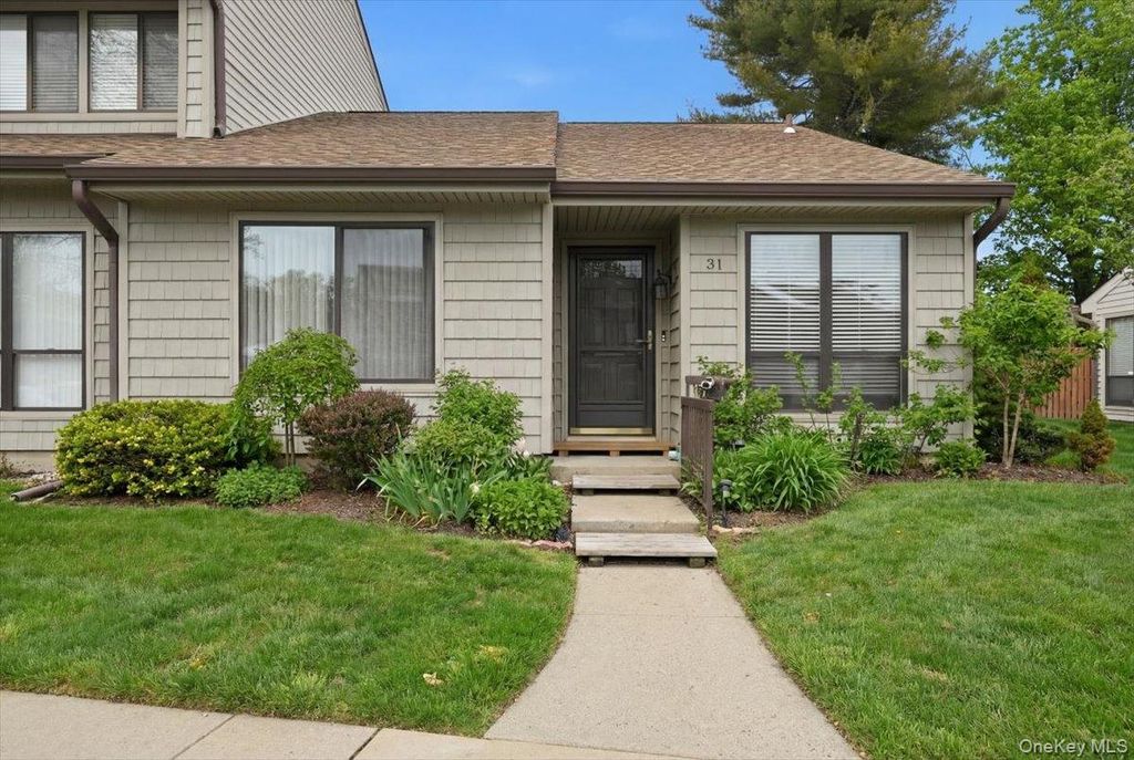 Photo of 31 Stanford Court, Wantagh, NY 11793 (MLS # 965391)