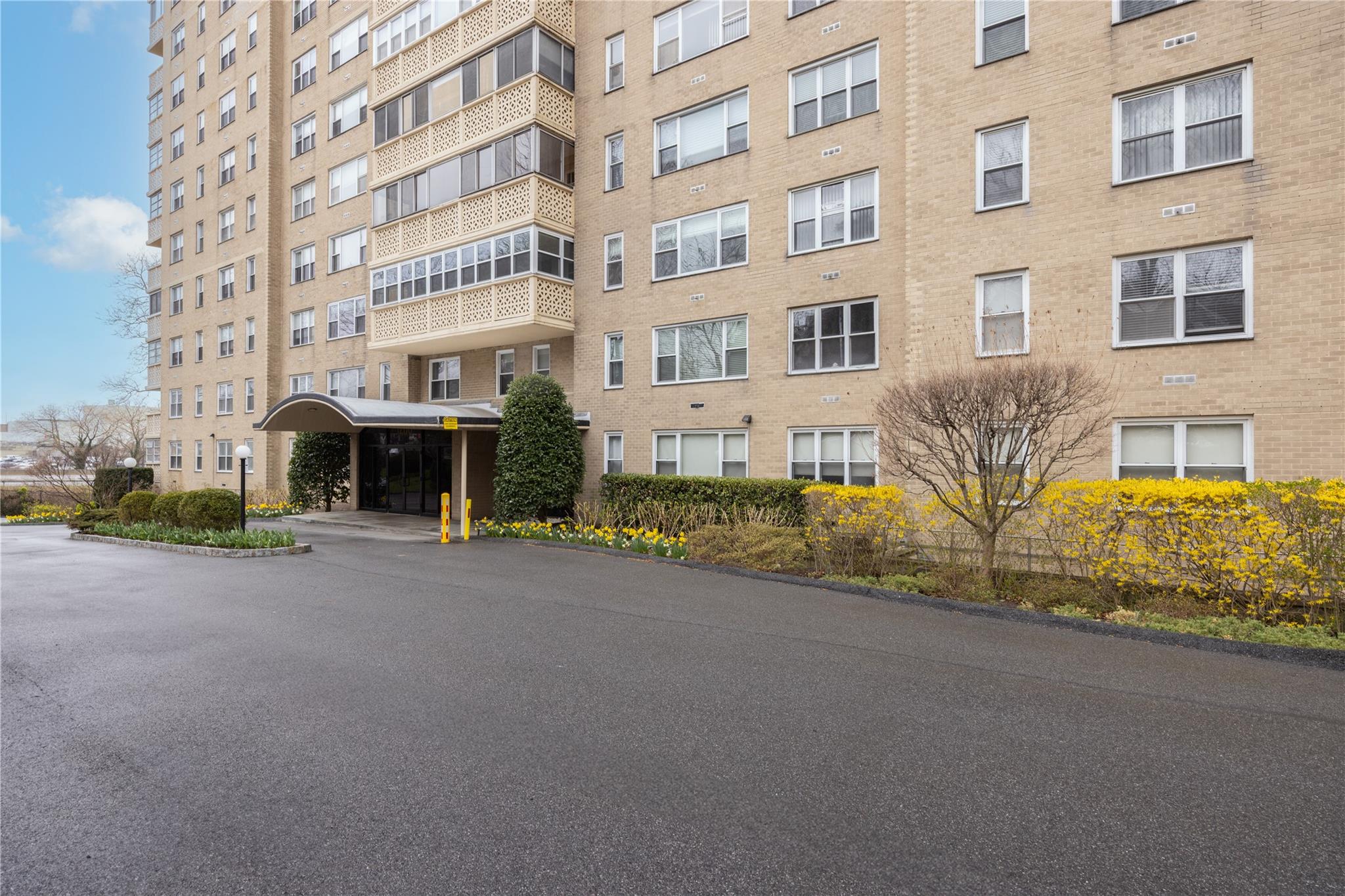 1200 Midland Avenue #9C, Bronxville, New York image 2