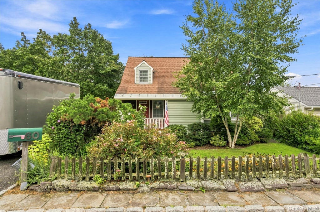 Photo of 60 Livingston Avenue, Valhalla, NY 10595 (MLS # 1046582)