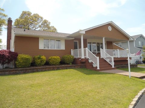 212 Wensley Lane East Islip NY 11730