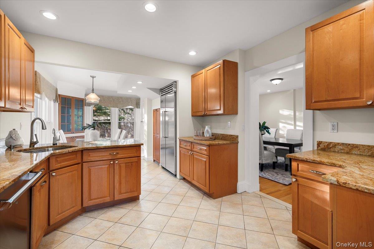 Port Washington, New York 11050, United States, 4 Bedrooms Bedrooms, ,3 BathroomsBathrooms,Residential,Active,253625