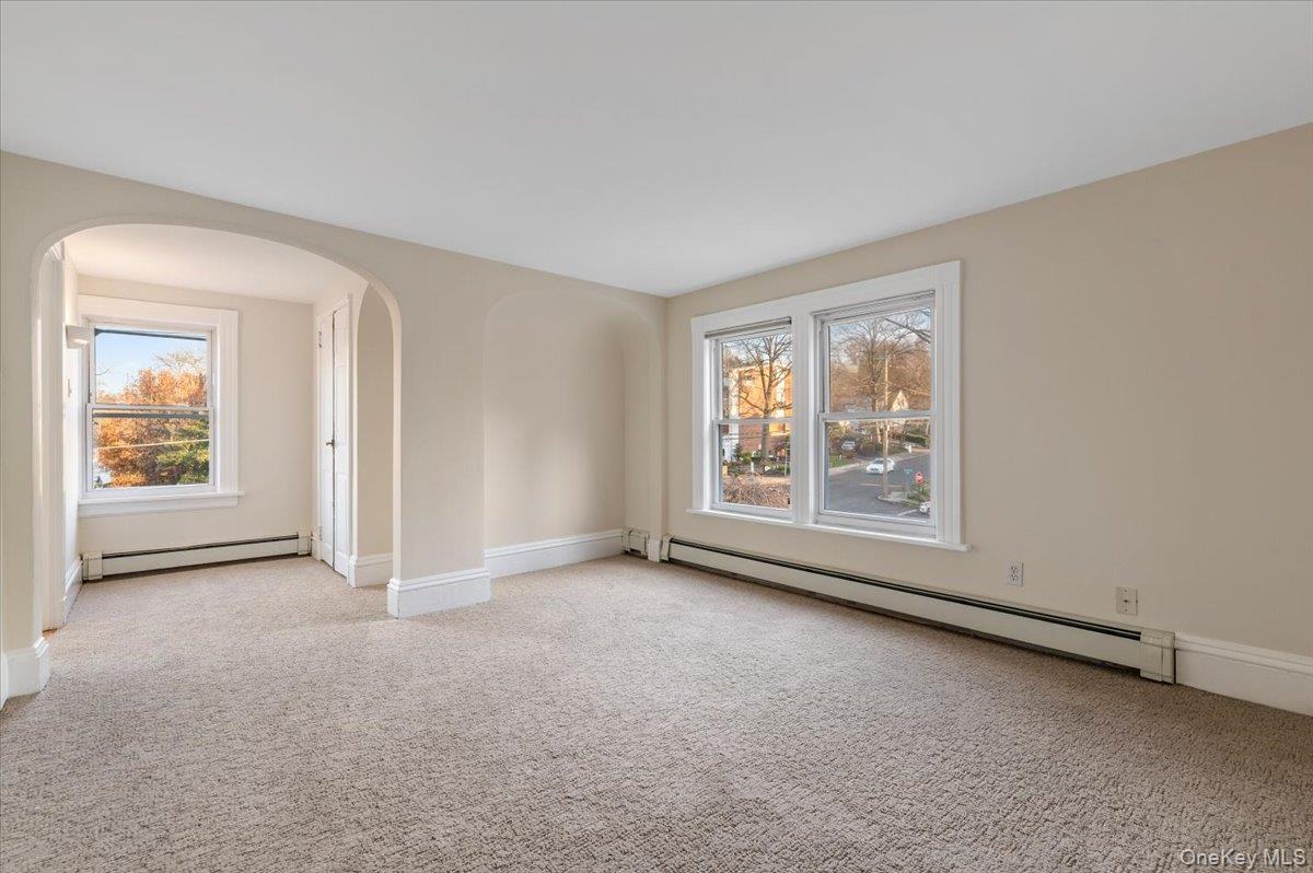 Port Washington, New York 11050, United States, 4 Bedrooms Bedrooms, ,3 BathroomsBathrooms,Residential,Active,253625