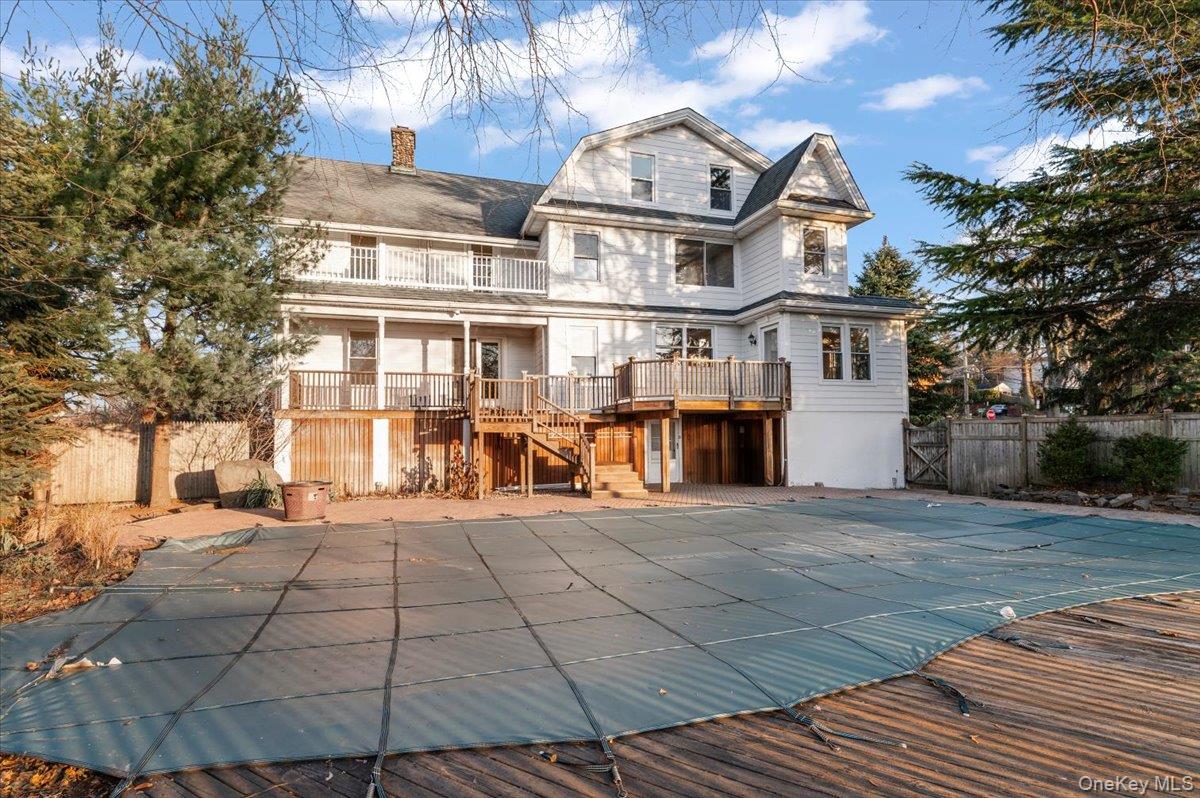 Port Washington, New York 11050, United States, 4 Bedrooms Bedrooms, ,3 BathroomsBathrooms,Residential,Active,253625