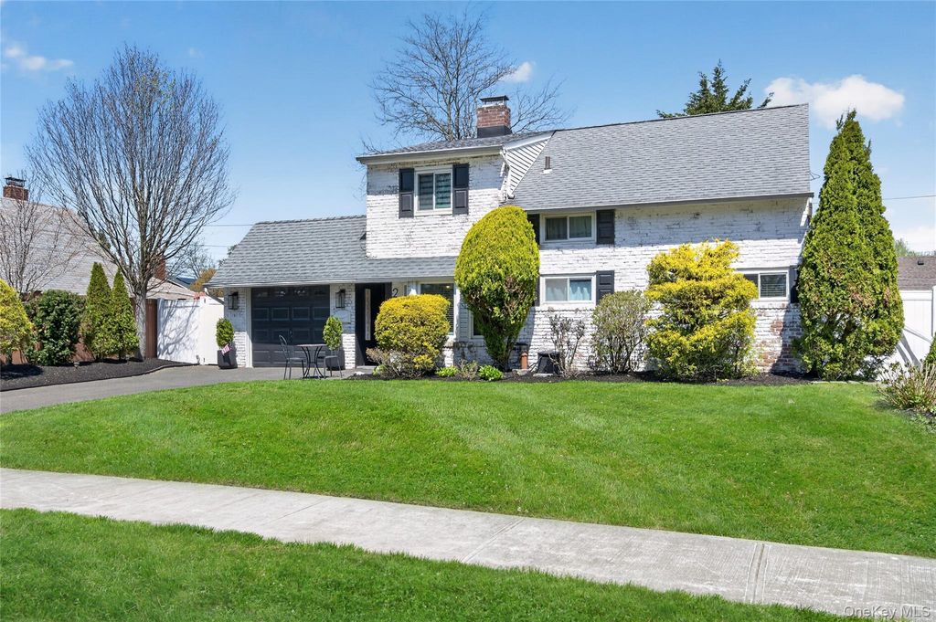 Photo of 2101 Salisbury Park Drive, Westbury, NY 11590 (MLS # 989045)