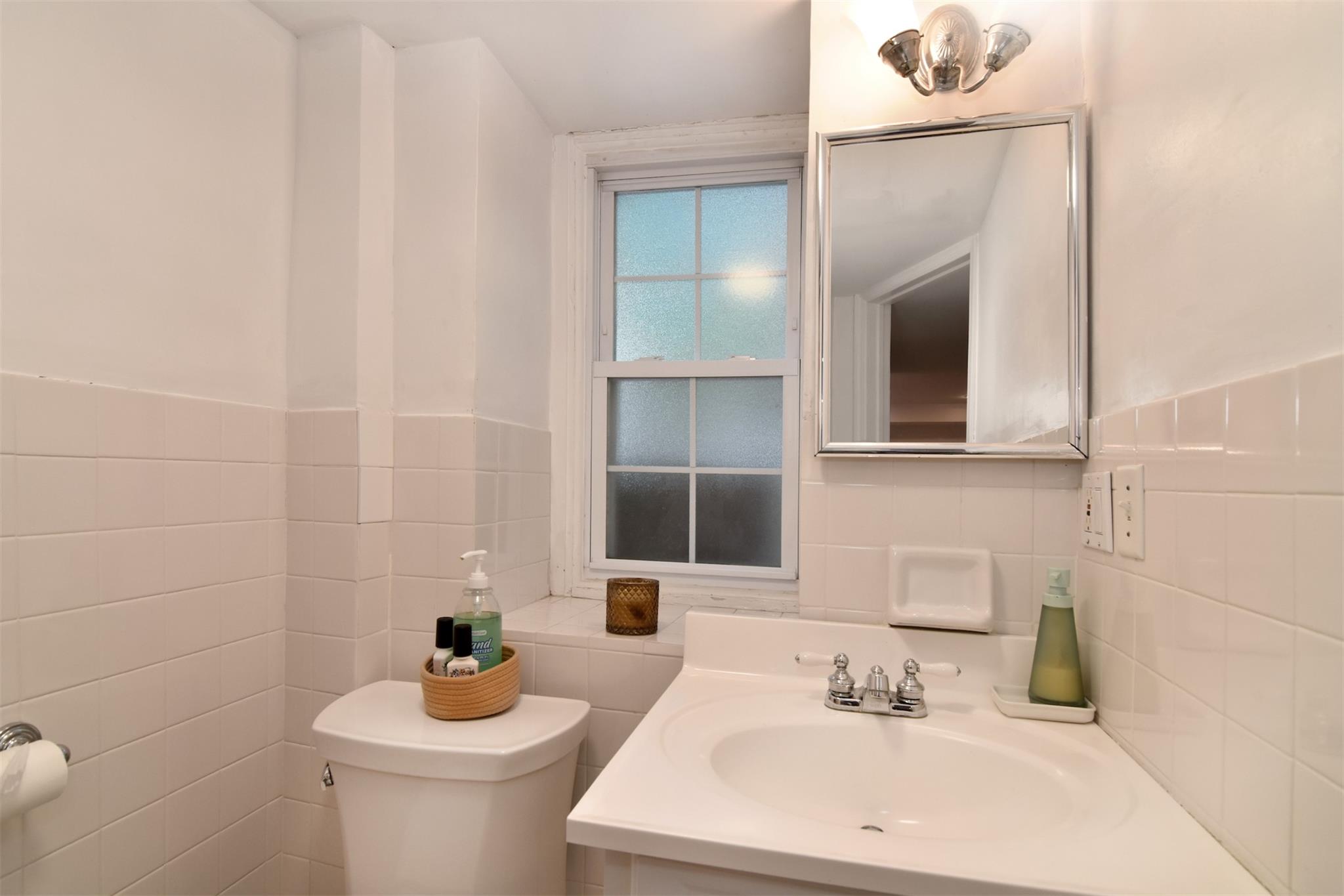 6 Pell Place, Pelham, New York image 21