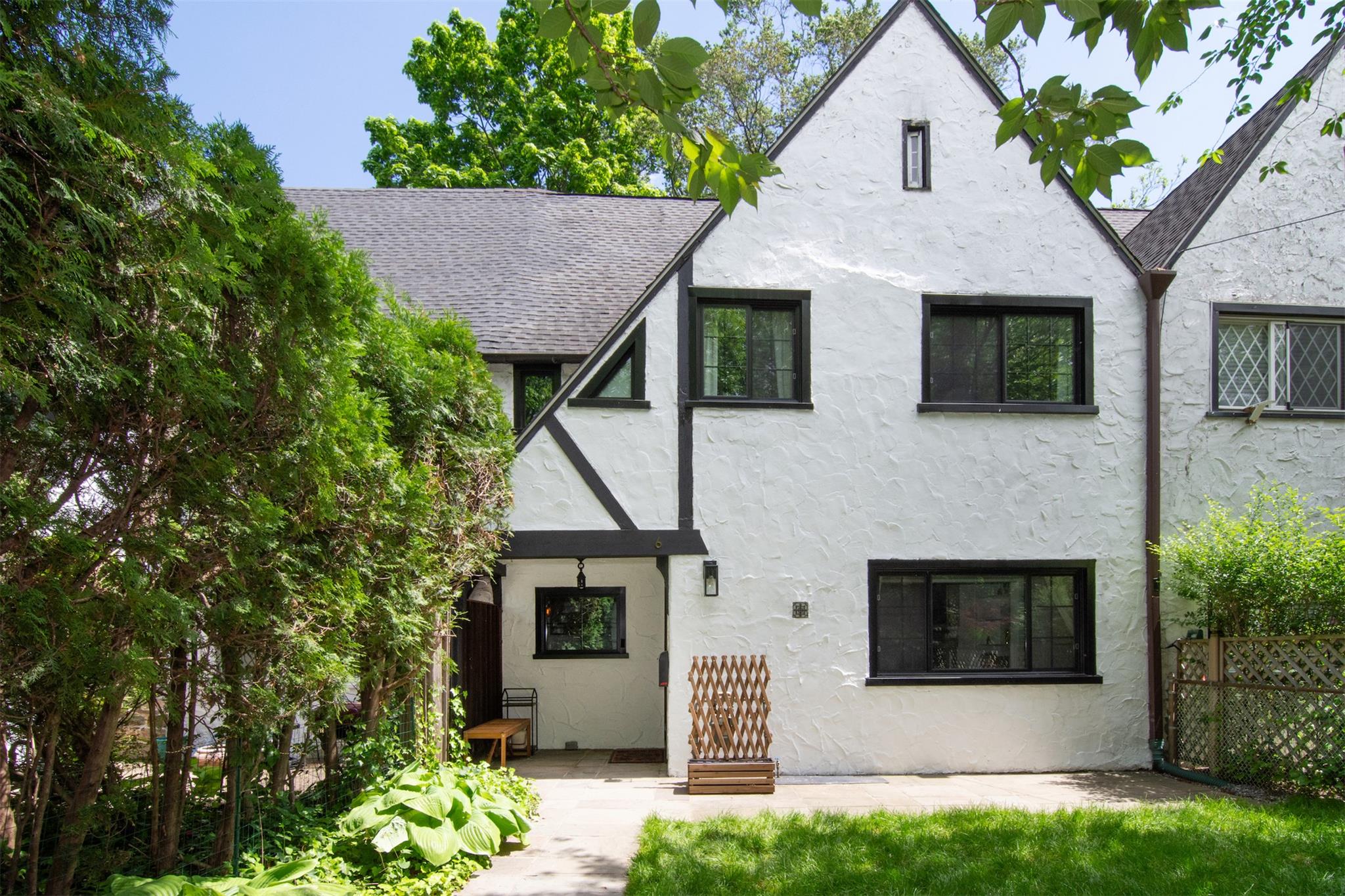 6 Pell Place, Pelham, New York image 24