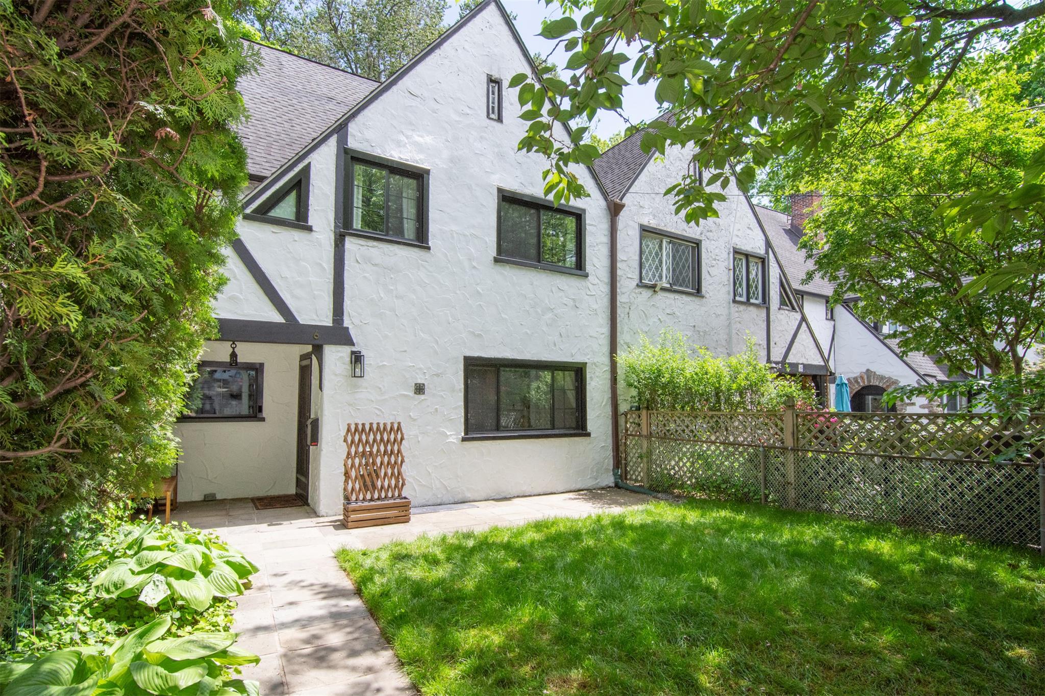 6 Pell Place, Pelham, New York image 23