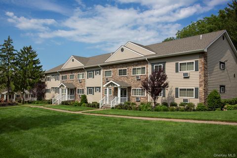 Photo of 554 New Highway #3-2A, Hauppauge, NY 11788 (MLS # 951672)
