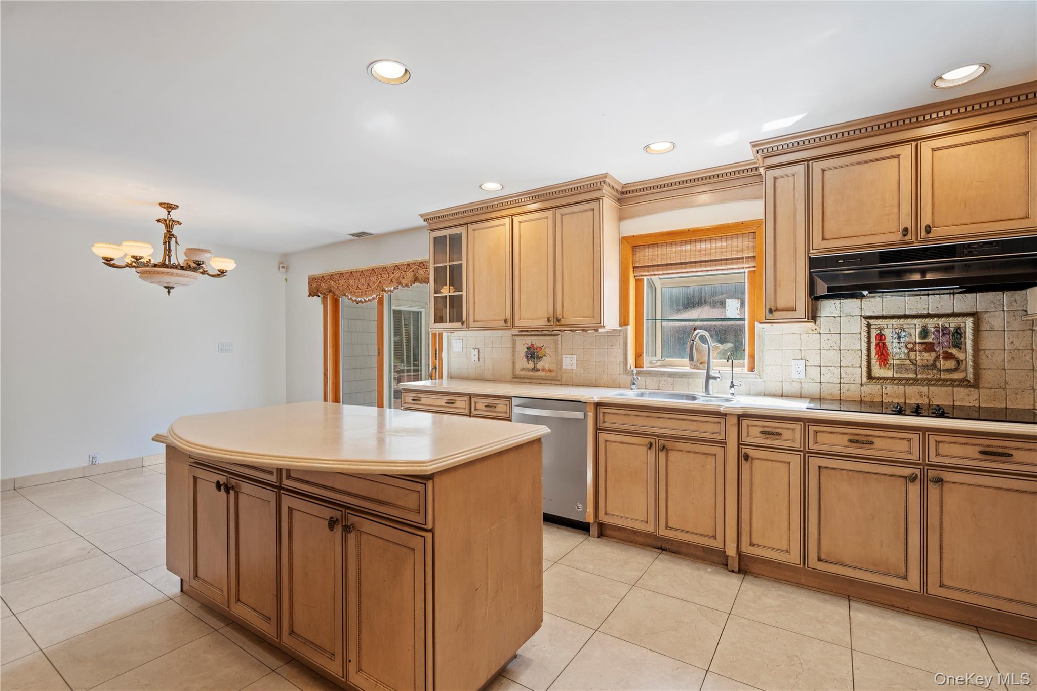 11 Harbor Court E