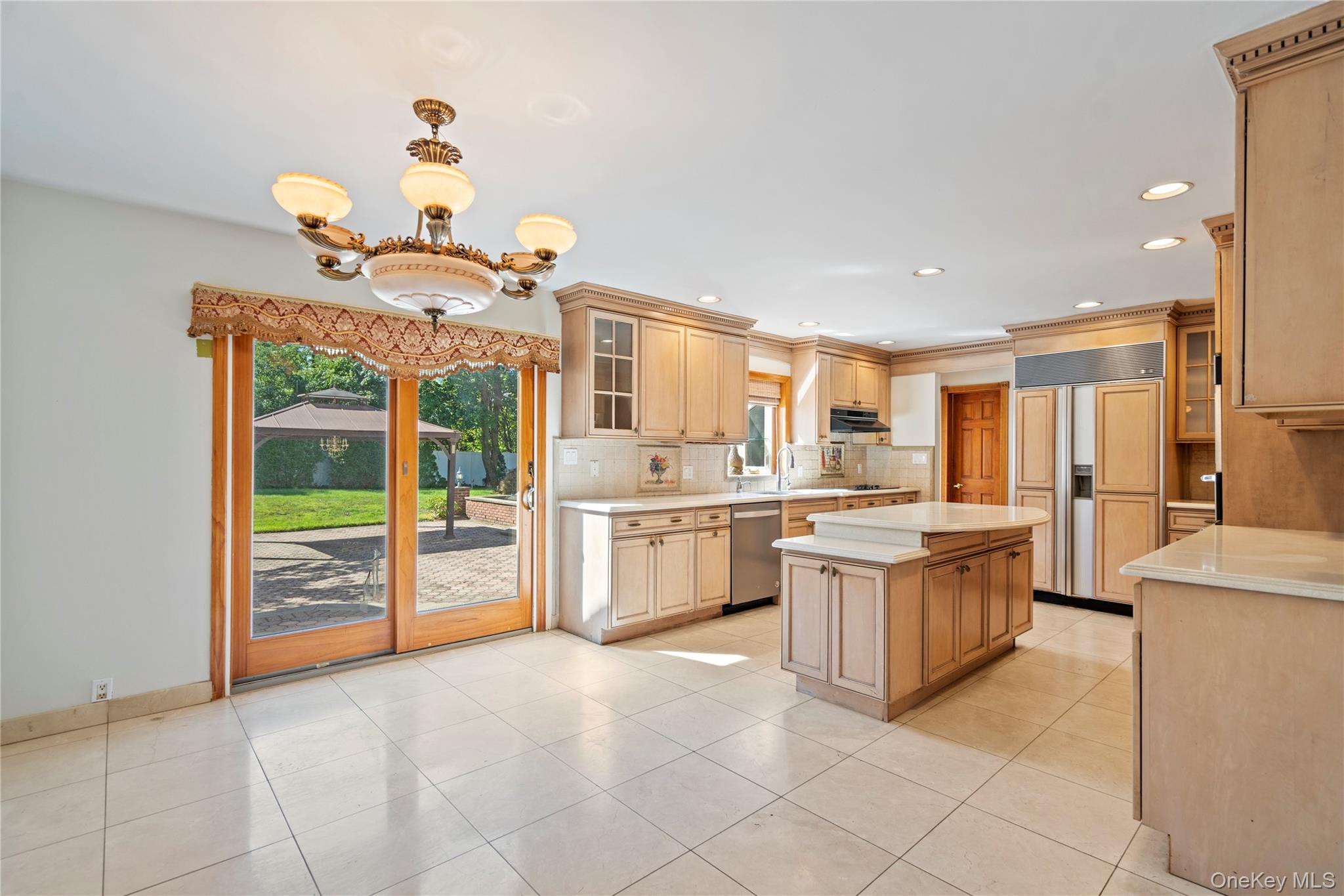 11 Harbor Court E