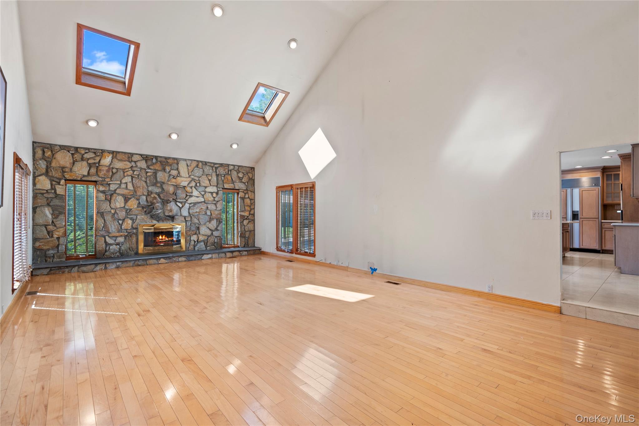 11 Harbor Court E