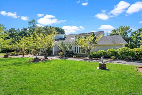 11 Harbor Court E Roslyn Harbor NY 11576