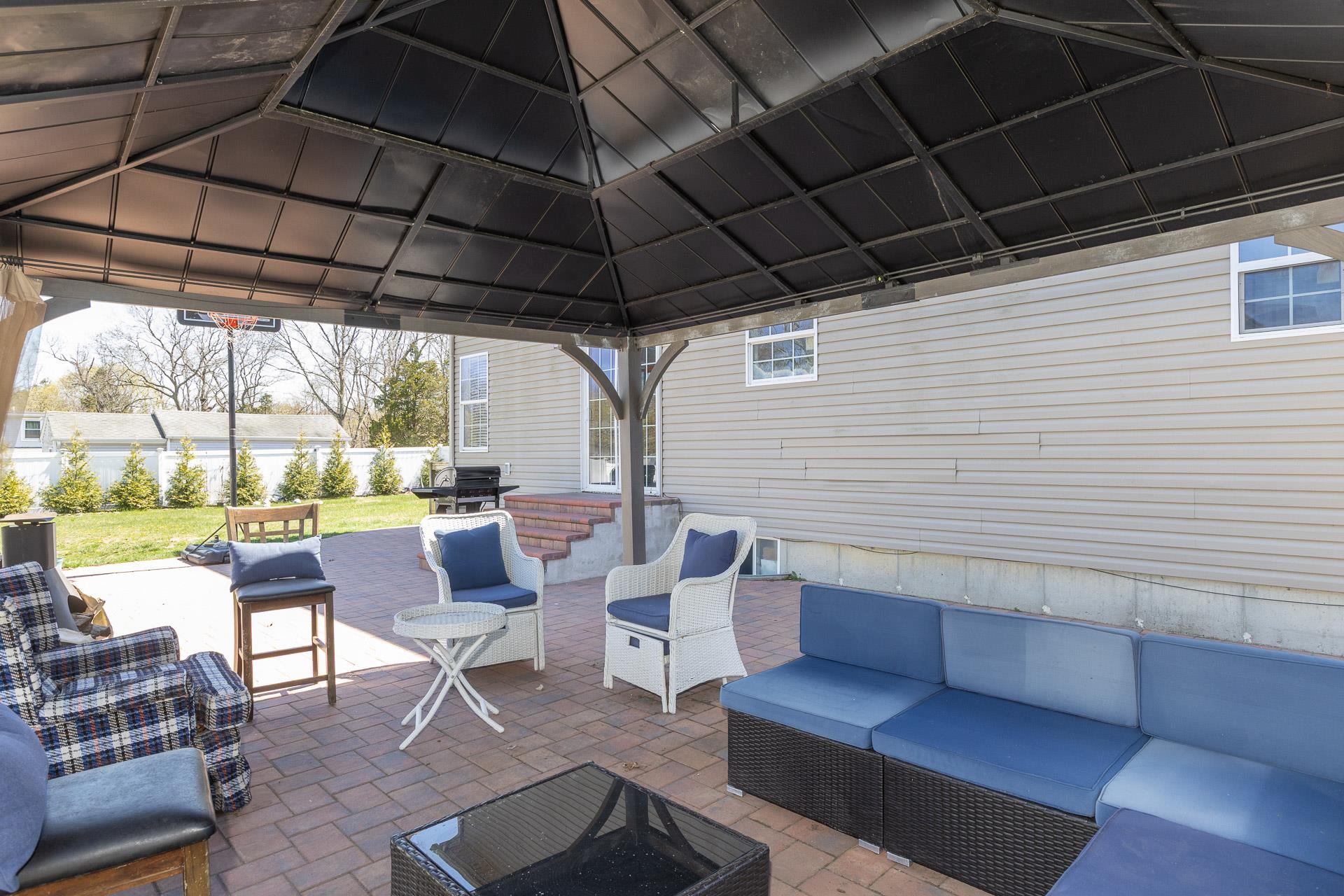 27 Devon Lane, Middle Island, New York image 19