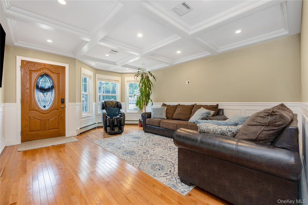 Photo of 2758 Harvard Place, Baldwin, NY 11510 (MLS # 928528)