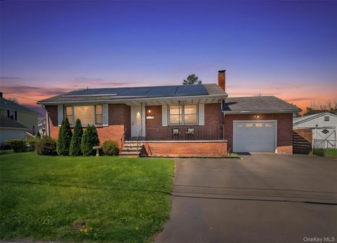 Photo of 15 Plenty Street, Saugerties, NY 12477 (MLS # 985697)